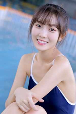 爱笑的女孩蓝色泳装清纯套图