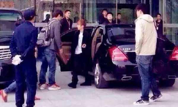 潘长江真实身高有多高 0c4aa33dc2862c611b394ef2e327a255.jpg