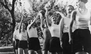 神秘的纳粹新娘学校 让女人为第三帝国出力